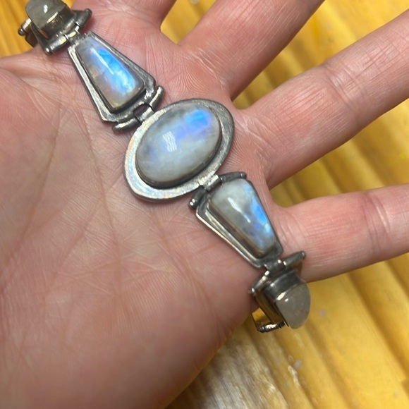 Gorgeous Vintage Sterling Rainbow Moonstone Link Bracelet - Picture 4 of 6